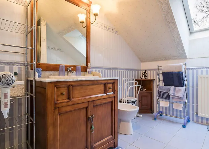 Bed & Breakfast Familiale A Proximite De La - Fr-1-306-1331 *